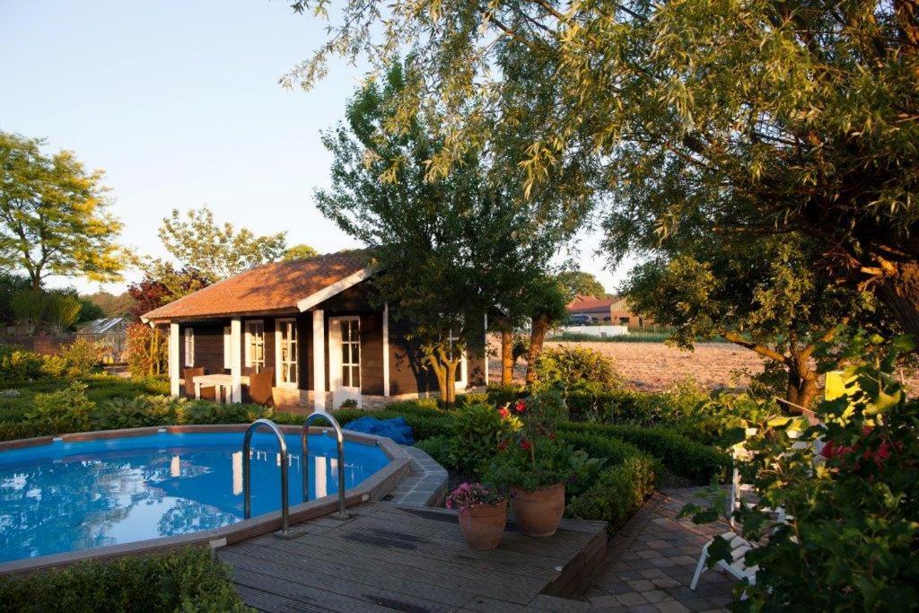 In D'Ouwe Vlaamse Schuur Bed and Breakfast Ossendrecht Eksteriør billede